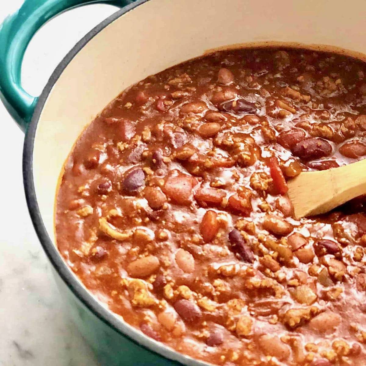 campfire chilli in dutch oven.